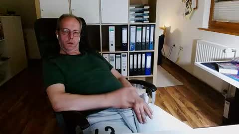 Snapshot of lefti27 chatting on 05/14/26, 09:21 Dave online show from 05/14/26, 09:21