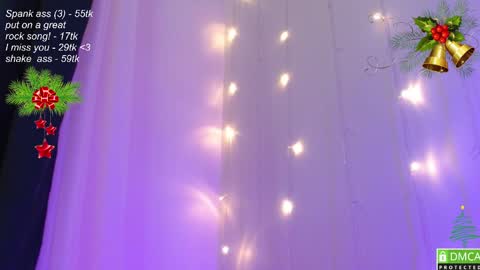 Snapshot of leia_bell chatting on 12/07/24, 07:43 hey Im Leia and I love rock online show from 12/07/24, 07:43