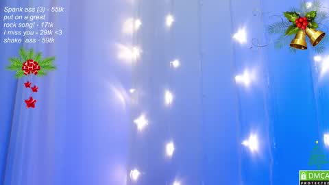 Snapshot of leia_bell chatting on 12/08/24, 04:18 hey Im Leia and I love rock online show from 12/08/24, 04:18