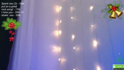 Snapshot of leia_bell chatting on 12/13/24, 05:43 hey Im Leia and I love rock online show from 12/13/24, 05:43