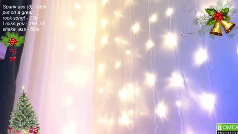 Snapshot of leia_bell chatting on 12/24/24, 03:47 hey Im Leia and I love rock online show from 12/24/24, 03:47