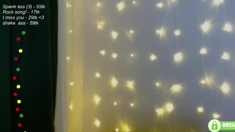 Snapshot of leia_bell chatting on 01/25/25, 08:21 hey Im Leia and I love rock online show from 01/25/25, 08:21