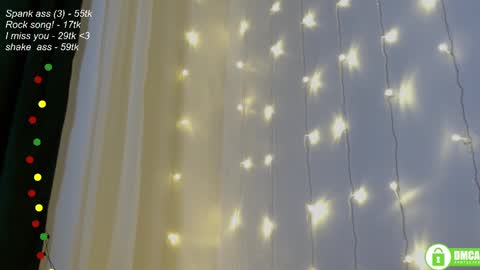 Snapshot of leia_bell chatting on 02/02/25, 08:41 hey Im Leia and I love rock online show from 02/02/25, 08:41