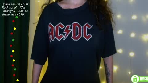 Snapshot of leia_bell chatting on 03/01/25, 06:21 hey Im Leia and I love rock online show from 03/01/25, 06:21