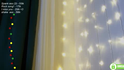 Snapshot of leia_bell chatting on 03/02/25, 09:22 hey Im Leia and I love rock online show from 03/02/25, 09:22