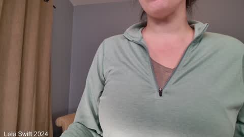 Leia Swift online show from 12/02/24, 10:50