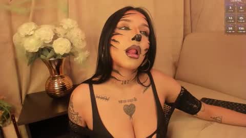 Leia online show from 10/22/25, 02:45