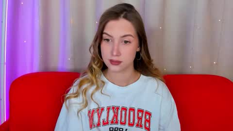 Snapshot of leiawow chatting on 11/14/25, 08:46 leiawow online show from 11/14/25, 08:46