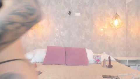 LEIGH ANGELS online show from 12/04/25, 12:53