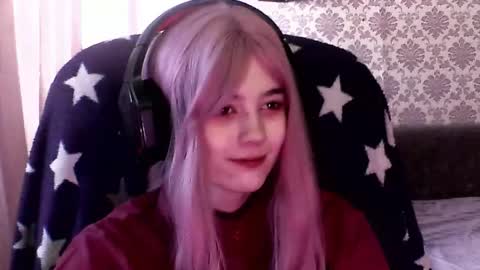 Snapshot of leigharedcross chatting on 02/08/26, 05:44 Viola online show from 02/08/26, 05:44