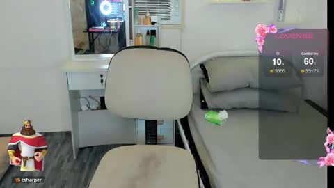 Snapshot of leighottie chatting on 02/26/26, 10:31 leighottie online show from 02/26/26, 10:31