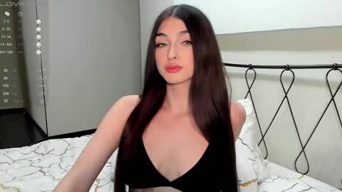 Snapshot of leila_4ever chatting on 03/10/25, 11:27 Leila online show from 03/10/25, 11:27