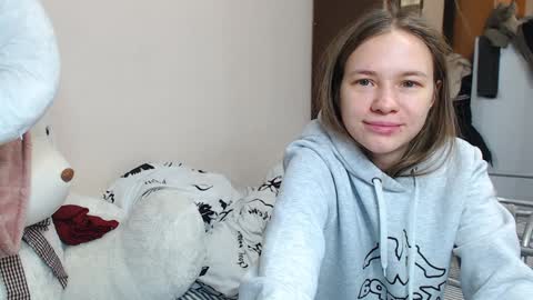 Snapshot of leila_bambi chatting on 12/23/24, 09:08 leila_bambi online show from 12/23/24, 09:08