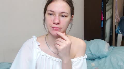 Snapshot of leila_bambi chatting on 02/10/25, 02:05 leila_bambi online show from 02/10/25, 02:05