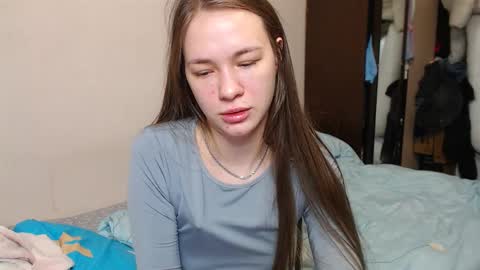 Snapshot of leila_bambi chatting on 02/17/25, 03:58 leila_bambi online show from 02/17/25, 03:58