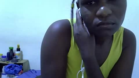 leilacuty13 online show from 10/19/25, 05:08