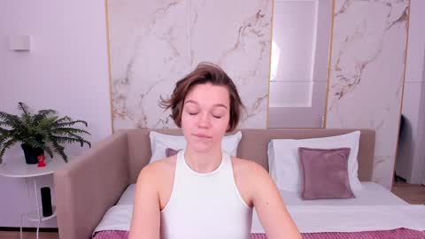 Snapshot of leilalawson chatting on 12/26/24, 09:44 LeilaLawson online show from 12/26/24, 09:44