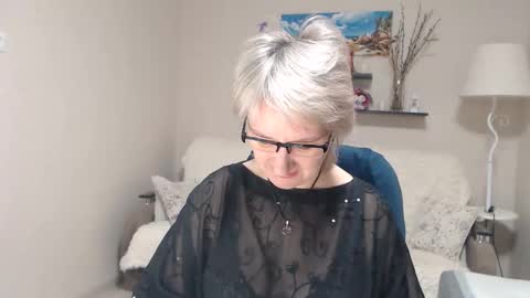 Snapshot of leilamays chatting on 01/18/26, 05:33 Leila Kinky online show from 01/18/26, 05:33