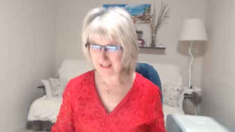 Snapshot of leilamays chatting on 02/14/26, 05:15 Leila Kinky online show from 02/14/26, 05:15