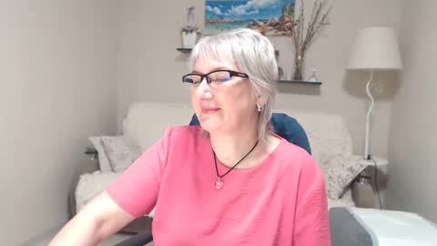 Snapshot of leilamays chatting on 02/21/26, 02:40 Leila Kinky online show from 02/21/26, 02:40