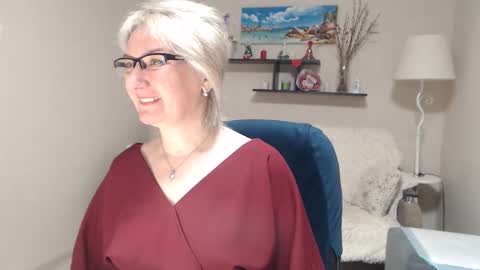 Snapshot of leilamays chatting on 03/03/26, 04:40 Leila Kinky online show from 03/03/26, 04:40