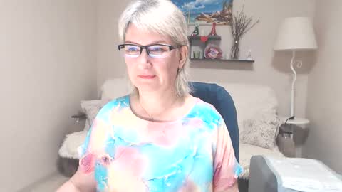Snapshot of leilamays chatting on 06/08/26, 03:40 Leila Kinky online show from 06/08/26, 03:40