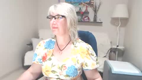 Snapshot of leilamays chatting on 06/27/26, 12:22 Leila Kinky online show from 06/27/26, 12:22