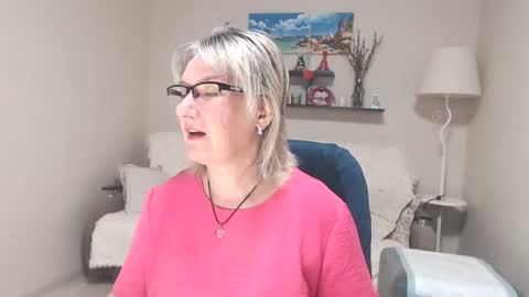 Snapshot of leilamays chatting on 07/07/26, 03:53 Leila Kinky online show from 07/07/26, 03:53