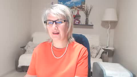 Snapshot of leilamays chatting on 07/19/26, 06:06 Leila Kinky online show from 07/19/26, 06:06