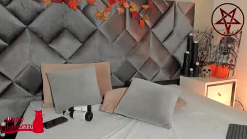 Snapshot of leizathompson chatting on 10/07/25, 10:40 Leizathompson online show from 10/07/25, 10:40