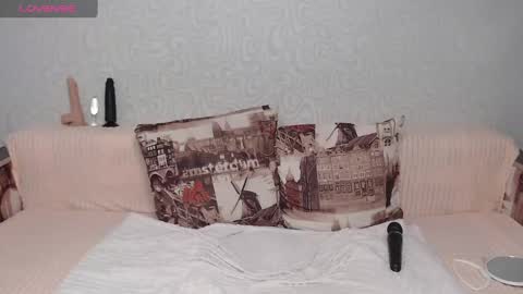 Snapshot of lelapopins chatting on 01/12/25, 08:25 Lana online show from 01/12/25, 08:25