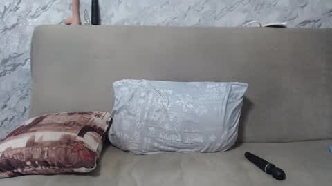 Snapshot of lelapopins chatting on 11/09/25, 06:23 Lana online show from 11/09/25, 06:23