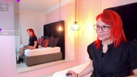 Snapshot of leloo_swift chatting on 05/19/26, 10:49 Leloo online show from 05/19/26, 10:49