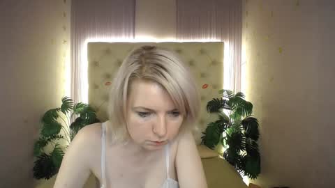 Snapshot of lena_paulles chatting on 01/08/25, 07:03 Lena online show from 01/08/25, 07:03