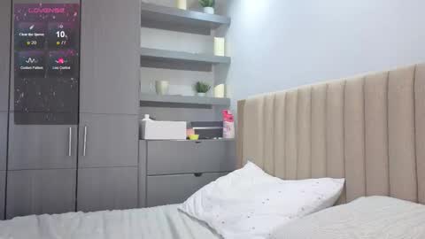 Lena online show from 10/08/25, 07:44