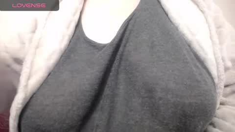 lenagolden online show from 01/30/25, 09:04