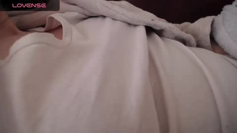 lenagolden online show from 02/20/25, 12:04