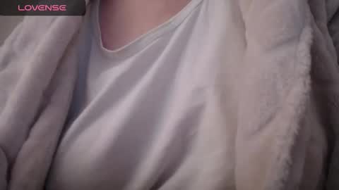 lenagolden online show from 10/16/25, 10:27