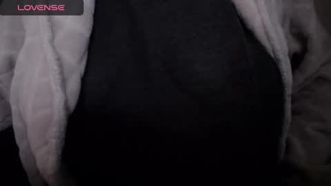 lenagolden online show from 10/21/25, 10:05