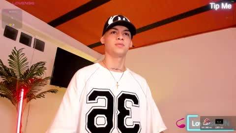 Lenner INDEPENDENT MODEL online show from 11/17/25, 01:00