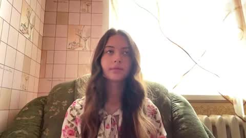 Snapshot of lenniepennachio chatting on 06/01/26, 07:32 Hellomy name is Natalyits my first day here nice to meet you Give me 50 thumbs ups online show from 06/01/26, 07:32