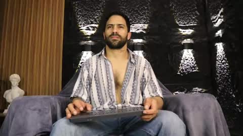 Leo  Diaz online show from 05/25/26, 12:27