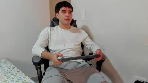 Leo Jones online show from 12/06/24, 01:29