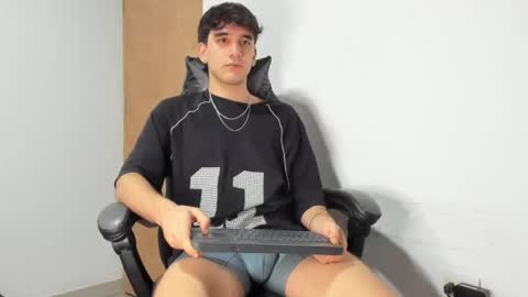 Leo Jones online show from 09/27/25, 03:33