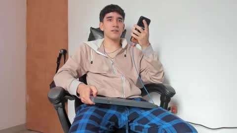 Leo Jones online show from 11/13/25, 04:39