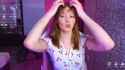 Snapshot of leo_kitty__ chatting on 11/23/25, 09:42 Eva online show from 11/23/25, 09:42