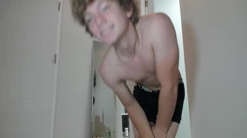 leo_wildd online show from 11/01/25, 04:25