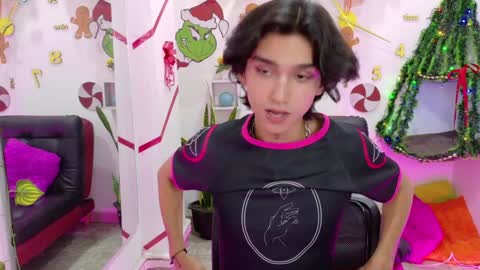 Snapshot of leoadamss chatting on 12/18/24, 05:10 Leo online show from 12/18/24, 05:10