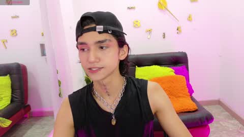 Snapshot of leoadamss chatting on 01/23/25, 12:52 Leo online show from 01/23/25, 12:52