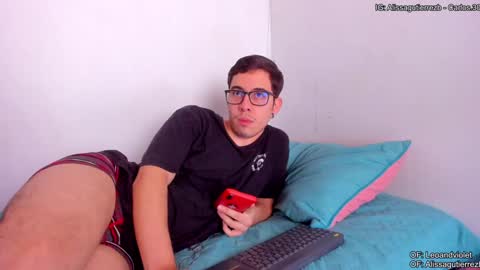 Snapshot of leoandviolet chatting on 01/20/25, 02:25 Carlos Alissa. Help us to reach 100 likes online show from 01/20/25, 02:25